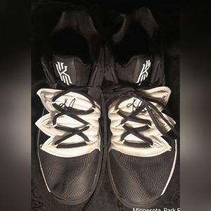 KG Nike size 8 basketball shoes